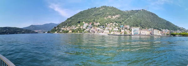 Güneşli bir günde Como Gölü panoraması. Yüksek kalite fotoğraf