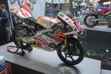 Milano, İtalya - 2021 11: Eicma Milano Bisiklet Fuarı Sic58 Filosu Moto3 RICCARDO ROSSI. Yüksek kalite fotoğraf