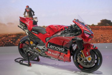 Milano, İtalya - 2021 11: Eicma Milano Bisiklet Fuarı Ducati MotoGp Pecco Francesco Bagniaia Dünya Şampiyonu 2022. Yüksek kalite fotoğraf