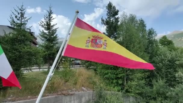 西班牙国旗在甲板上飘扬 高质量的4K镜头 — 图库视频影像