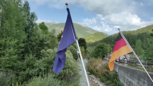 Европейский Флаг Машущий Мосту Высококачественные Кадры — стоковое видео