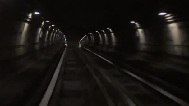 Pociąg Mediolańskim Metrze Wewnątrz Metra Wysokiej Jakości Materiał — Wideo stockowe