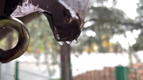 Rain Falling Old Copper Gutter Drops High Quality Footage — Stock Video