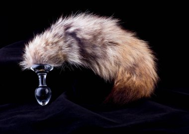 Kuyruk şeklinde tavşan köpek kuyruğu şeklinde anal dolgu. Yüksek kalite fotoğraf