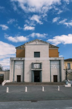 İtalya, Ferrara 'da Tresigallo, kasaba kilisesi. Yüksek kalite fotoğraf