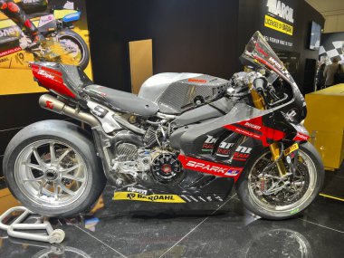 Milan, İtalya: 2023 01 28 Eicma Milano Bisiklet Fuarı Beta Enduro SBK SuperBike Danilo Petrucci Petrux. Yüksek kalite fotoğraf