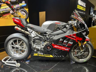 Milan, İtalya: 2023 01 28 Eicma Milano Bisiklet Fuarı Beta Enduro SBK SuperBike Danilo Petrucci Petrux. Yüksek kalite fotoğraf