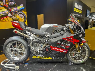 Milan, İtalya: 2023 01 28 Eicma Milano Bisiklet Fuarı Beta Enduro SBK SuperBike Danilo Petrucci Petrux. Yüksek kalite fotoğraf