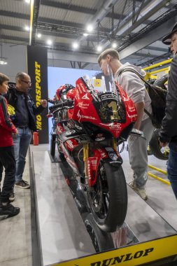 Milan, İtalya: 2023 01 28 Eicma Milano Bisiklet Fuarı Beta Enduro Alvaro Bautista SuperBiek Ducati SBK. Yüksek kalite fotoğraf