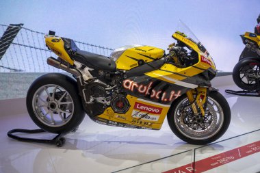 Milan, İtalya: 2023 01 28 Eicma Milano Bisiklet Fuarı Beta Enduro Alvaro Bautista SuperBiek Ducati SBK. Yüksek kalite fotoğraf