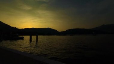 Gün batımında Como Panorama Gölü. Yüksek kalite 4k görüntü