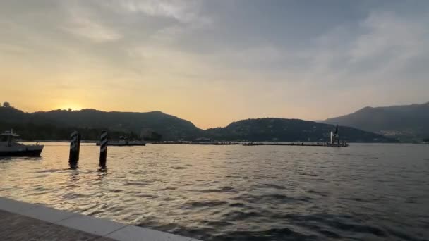 Gün Batımında Como Panorama Gölü Yüksek Kalite Görüntü — Stok video