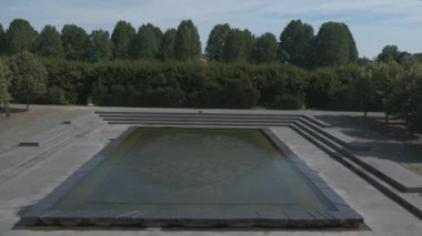 Torino 'da Venedik Sarayı' nın bahçesindeki yüzme havuzunun manzarası. Yüksek kalite 4k görüntü
