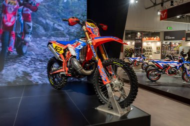 Milan, İtalya: 2023 01 28 Eicma Milano Bisiklet Fuarı Beta Enduro Brad Freeman. Yüksek kalite fotoğraf