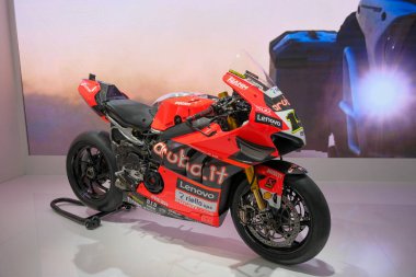 Milano, İtalya - 2022 11: Eicma Milano Bisiklet Fuarı Ducati SuperBike Alvaro Bautista. Yüksek kalite fotoğraf