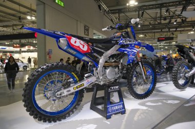 Milano, İtalya - 2023 Eicma Milano Bisiklet Fuarı Nancy van de Ven Yamaha. Yüksek kalite fotoğraf