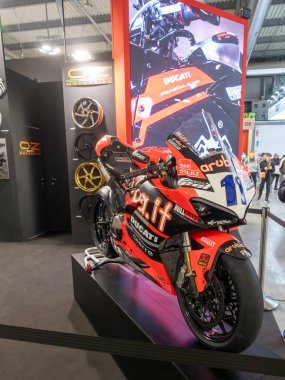 Milan, İtalya: 2023 01 28 Eicma Milano Bisiklet Fuarı Ducati SuperSport Bulega. Yüksek kalite fotoğraf