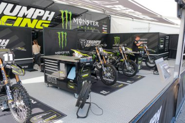 Trento, İtalya: MxGP Pietramurata Uluslararası Motokros Mx2 Triumph Racing etkinliği. Yüksek kalite fotoğraf