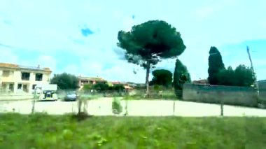 İtalya 'daki Toskana tepeleri, yapay zeka tarafından üretilen tren yolculukları. Yüksek kalite 4k görüntü