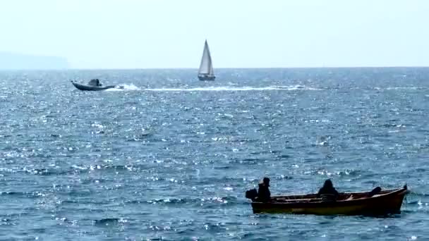 Неаполітанська Затока Панорамний Вид Рибальські Човни Березі Сонячний День Високоякісні — стокове відео