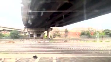 Roma 'nın başkenti etrafında İtalya' ya tren yolculuğu. Yüksek kalite 4k görüntü