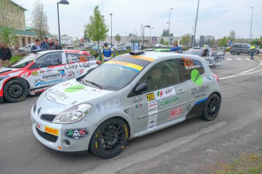 Reggio Emilia, İtalya: 06 06 2019 Serbest Rally etkinliği Renault Clio grubuyla. Yüksek kalite fotoğraf