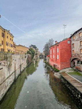 Mantua panoramik balık havuzu manzarası. Yüksek kalite fotoğraf