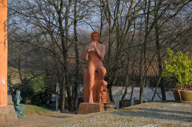 Torino, İtalya: 0602 2020 özerk özerk Damanhur heykeli. Yüksek kalite fotoğraf