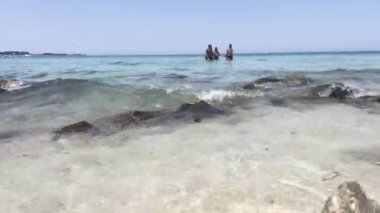 San Vito Lo Capo plajı, Sicilya, İtalya, gün batımında. Yüksek kalite 4k görüntü