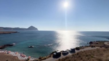 Macari Körfezi, San Vito lo Capo Sicilya, İtalya, güzel güneşli. Yüksek kalite 4k görüntü