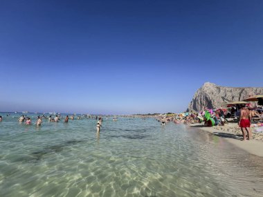 San Vito lo Capo Sicilya, 2024 07 07 plaj banyolu. Yüksek kalite fotoğraf