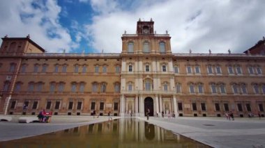 2024 02 Modena: Piazza Roma, dış görünüm. Yüksek kalite 4k görüntü