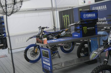 Trento, İtalya: 04 2024 MxGP Pietramurata Uluslararası Motokros Yamaha Canavar Kutusu. Yüksek kalite fotoğraf