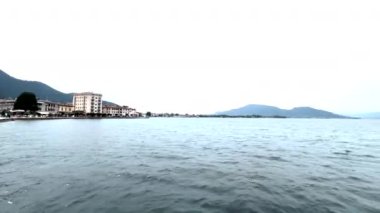 Iseo Gölü, göl manzarası ve adalar. Yüksek kalite fotoğraf
