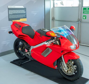 Milan, İtalya: 11 05 2024 Eicma International bisiklet ve motosiklet şovu Honda NR. Yüksek kalite fotoğraf