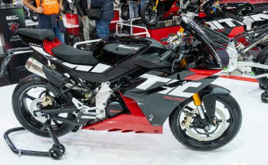 Milan, İtalya: 11 05 2024 Eicma International bisiklet ve motosiklet şovu Fantic Imola. Yüksek kalite fotoğraf