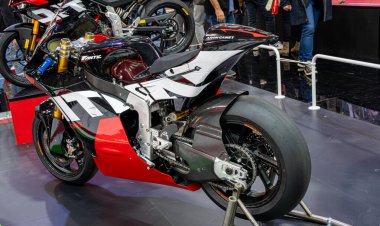 Milan, İtalya: 11 05 2024 Eicma International bisiklet ve motosiklet şovu Fantic Imola. Yüksek kalite fotoğraf