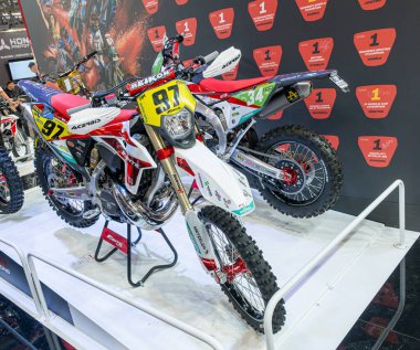 Milan, İtalya: 11 05 2024 Eicma International bisiklet ve motosiklet şovu Fantic Enduro Albin Norbbin. Yüksek kalite fotoğraf