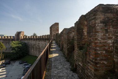 Antik ortaçağ duvarlı şehri Padua Italya, duvarlarda yürüyor. Yüksek kalite fotoğraf