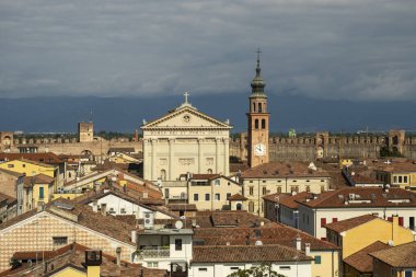 Antik ortaçağ duvarlı şehri Cittadella Padua İtalya, duvarlardan şehrin manzarası. Yüksek kalite fotoğraf