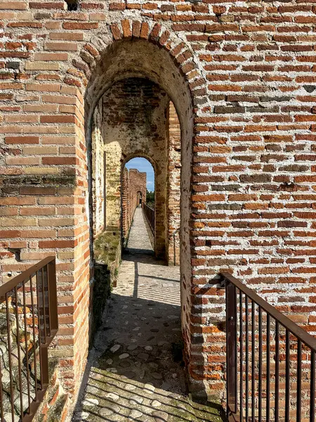 Antik ortaçağ duvarlı şehri Cittadella Padua İtalya, duvarlardan şehrin manzarası. Yüksek kalite fotoğraf