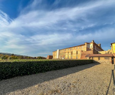 Sassuolo Modena Kraliyet Sarayı, gün batımında dış görünüş. Yüksek kalite fotoğraf
