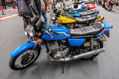Modena, İtalya: 2025 03 30 Motor Festivali Motor Fuarı Mavi Kawasaki H2 Mach IV Motorsiklet Sergisi Yüksek kalite fotoğraf