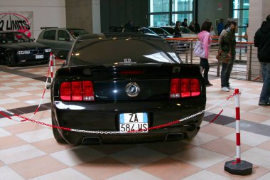 Rimini, İtalya: 2019 03 29 Rimini Akort ücretsiz otomobil buluşması Black Ford Shelby GT500 İtalya 'da sergilendi. Yüksek kalite fotoğraf