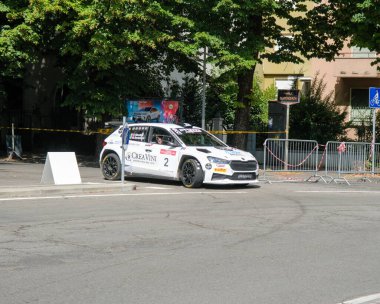 Salsomaggiore Terma Parma, İtalya: 2025 08 03 Skoda Rallisi 2 Araç Servis Parkı. Yüksek kalite fotoğraf