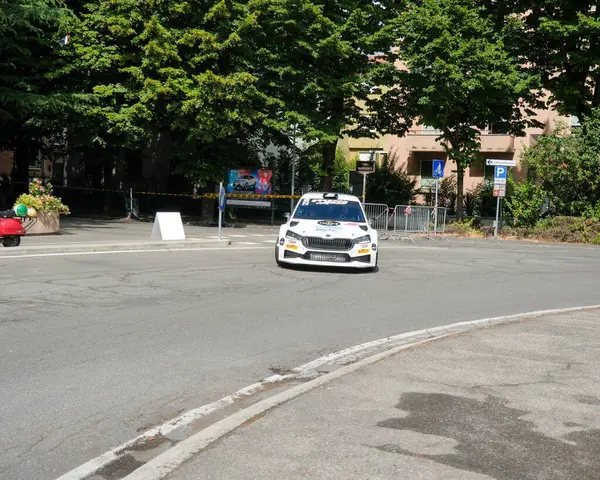 Salsomaggiore Terma Parma, İtalya: 2025 08 03 Skoda Rallisi 2 Araç Servis Parkı. Yüksek kalite fotoğraf