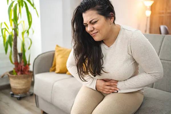 Woman Experiencing Painful Stomachache Home — Stock Photo, Image