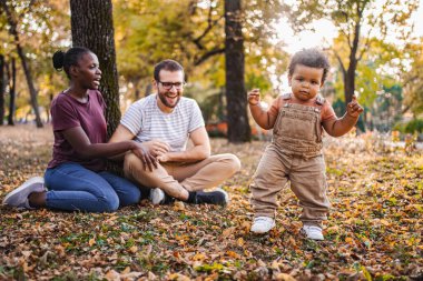Sonbahar Gösterisinin İlk Adımları.