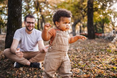 Sonbahar Gösterisinin İlk Adımları.