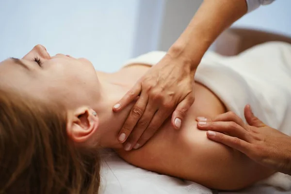 Face Massage Young Pretty Woman Having Face Massage Salon High — Stock Photo, Image